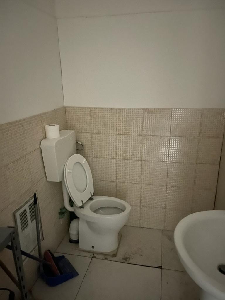 69F44A0F-054D-4F73-A358-771BA76974C7