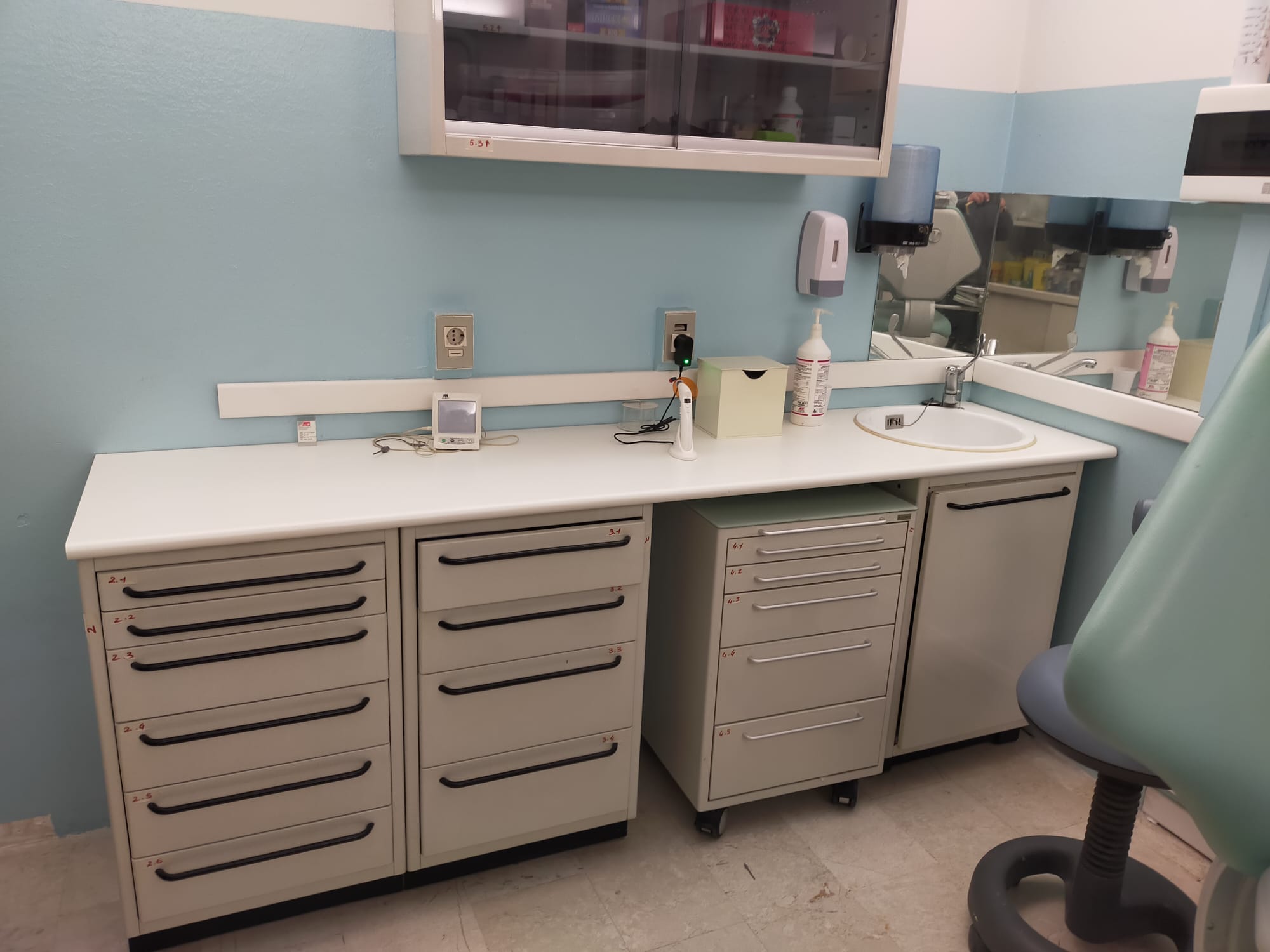 mobili-studio-dentistico2
